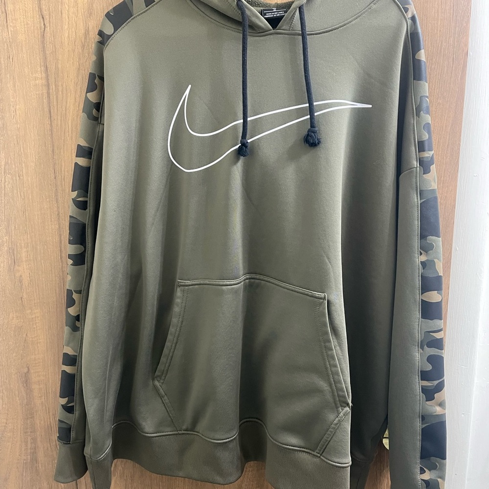 Nike Men's Green Camo Sleeve Hoodie